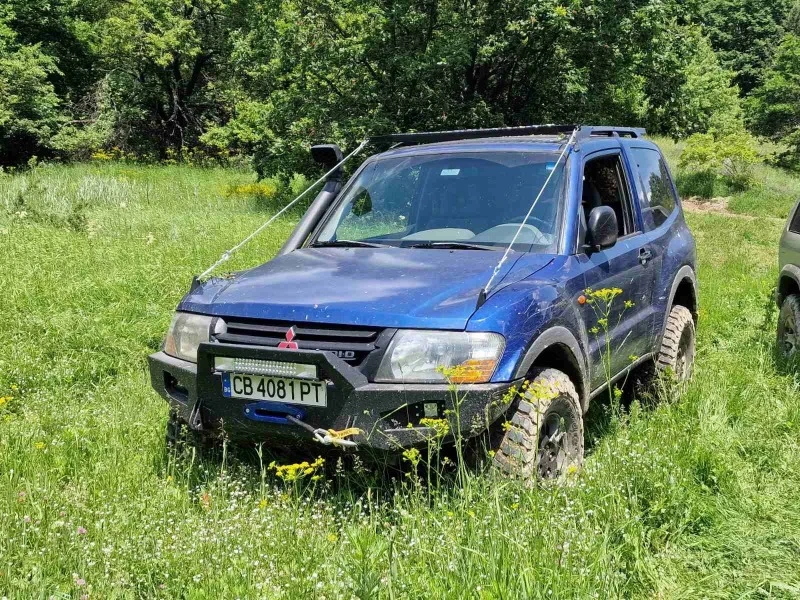 Mitsubishi Pajero 3.2 165кс, снимка 2 - Автомобили и джипове - 46140843