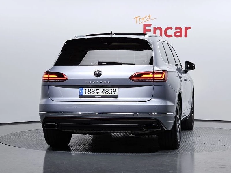 VW Touareg 3.0 TDI Prestige, снимка 4 - Автомобили и джипове - 56087768