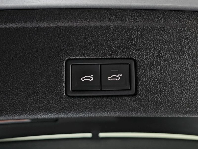 VW Touareg 3.0 TDI Prestige, снимка 17 - Автомобили и джипове - 56087768