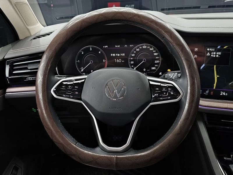 VW Touareg 3.0 TDI Prestige, снимка 13 - Автомобили и джипове - 56087768