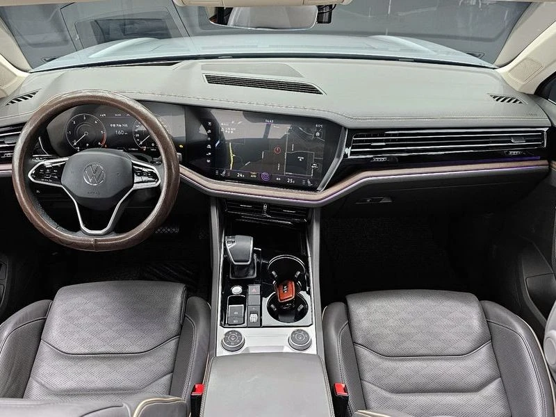 VW Touareg 3.0 TDI Prestige, снимка 7 - Автомобили и джипове - 56087768