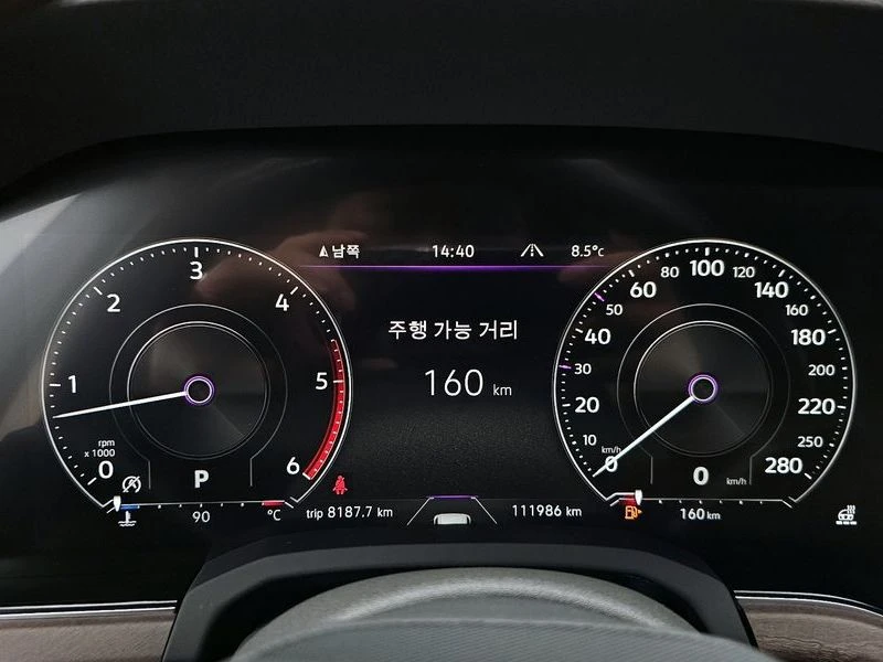VW Touareg 3.0 TDI Prestige, снимка 8 - Автомобили и джипове - 56087768
