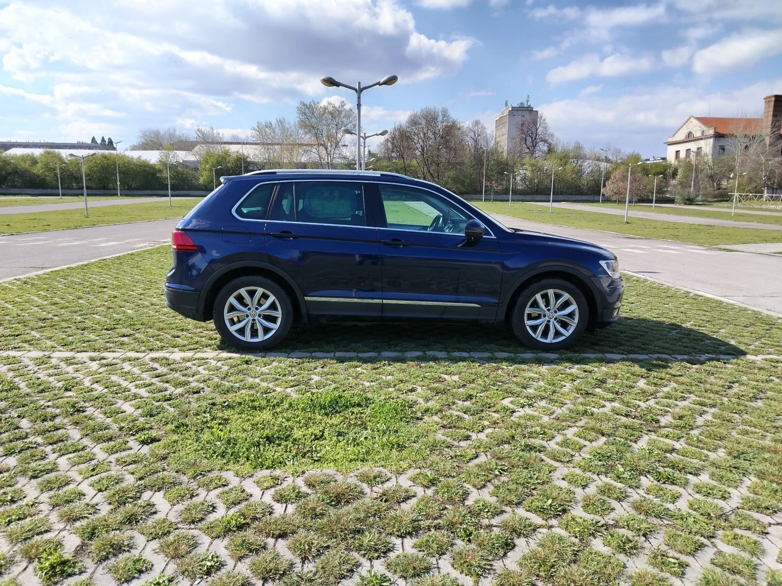 VW Tiguan 2.0TDI/150КС/4MOTION/АВТОМАТИК  - изображение 4
