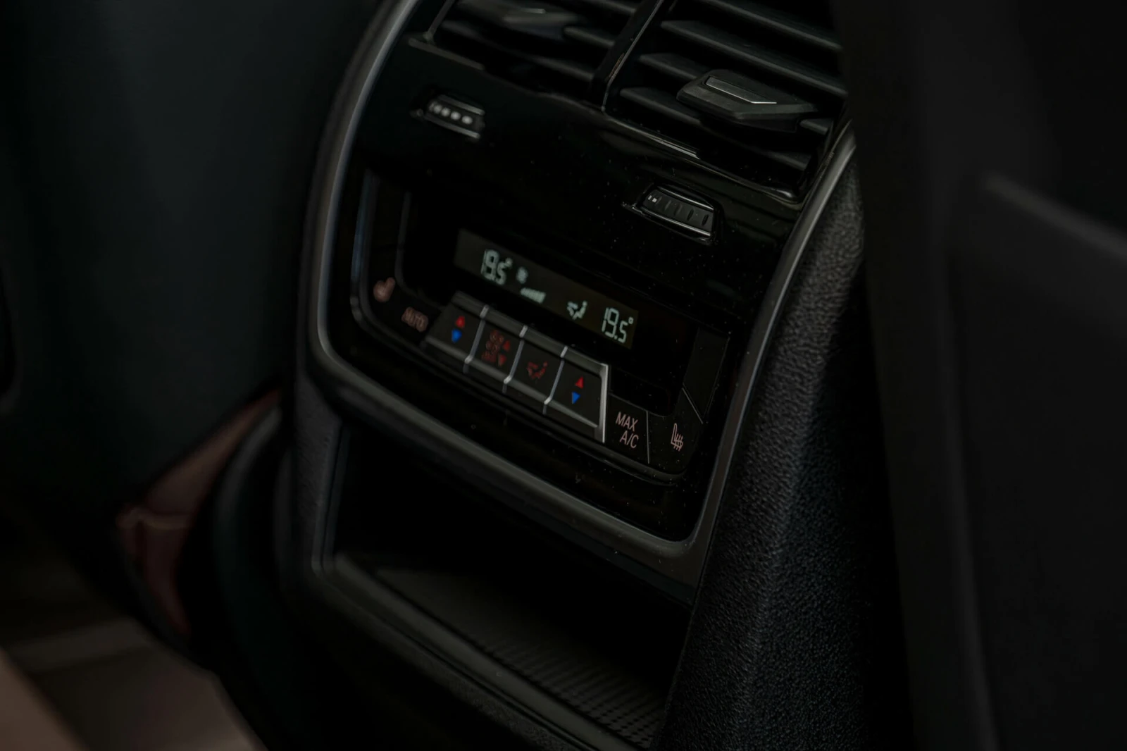 BMW X5 M50D/Swarovski/Bowers & Wilkins Diamond/Sky Lounge - изображение 8