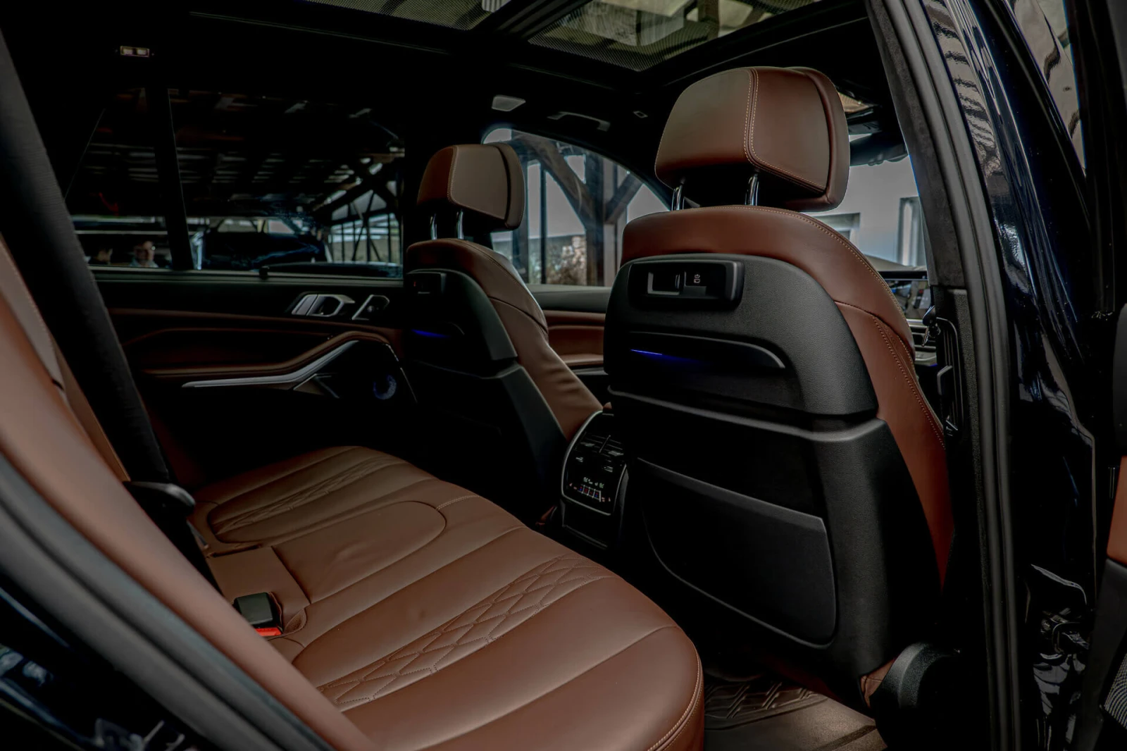 BMW X5 M50D/Swarovski/Bowers & Wilkins Diamond/Sky Lounge - изображение 7