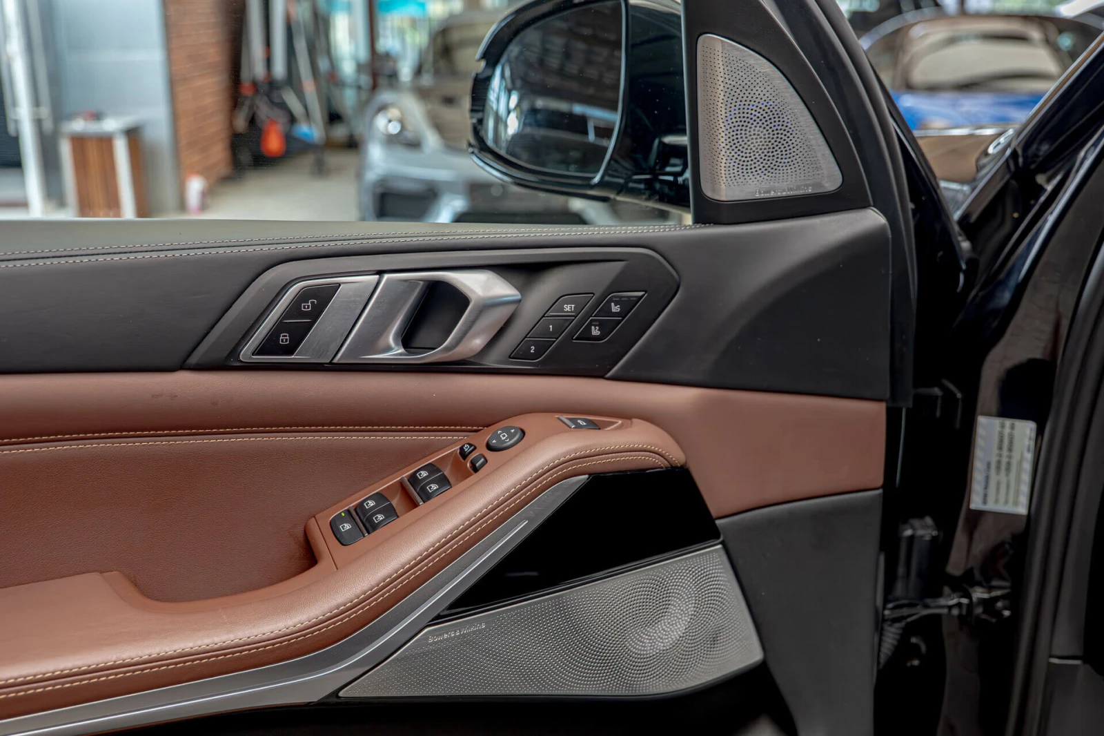 BMW X5 M50D/Swarovski/Bowers & Wilkins Diamond/Sky Lounge - изображение 6