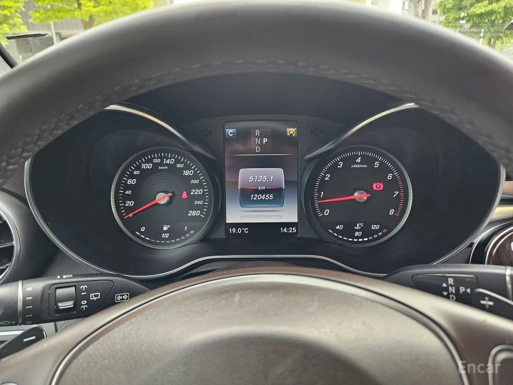 Mercedes-Benz GLC 250 4MATIC* ПОДГРЕВ* КАМЕРА* КЕЙЛЕС* , снимка 12 - Автомобили и джипове - 54702296