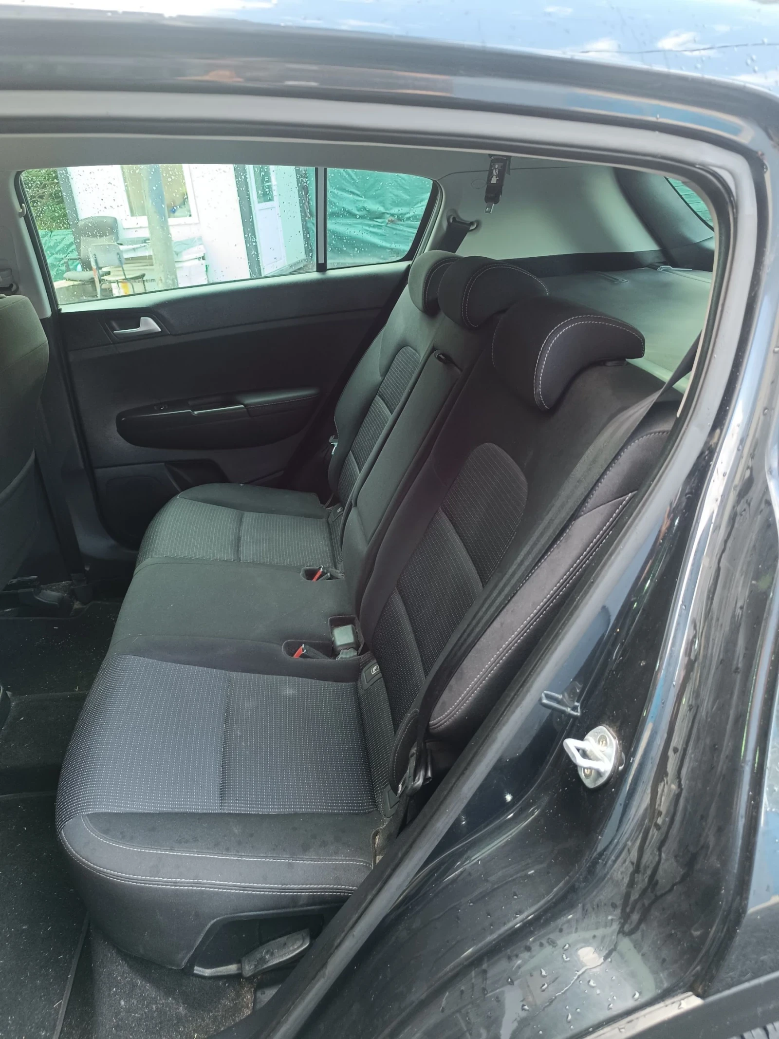 Kia Sportage 1.6 Crdi Automatic , снимка 10 - Автомобили и джипове - 55590492