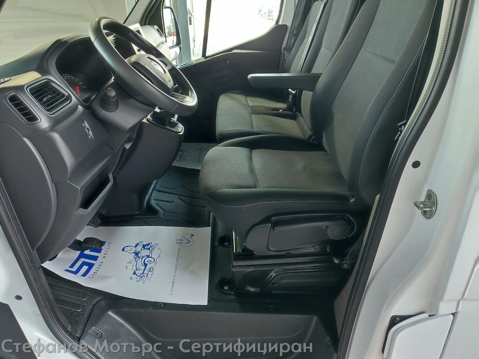 Renault Master Furgon Life L2H2 2.3dCi (135hp) MT6, снимка 10 - Бусове и автобуси - 53909207