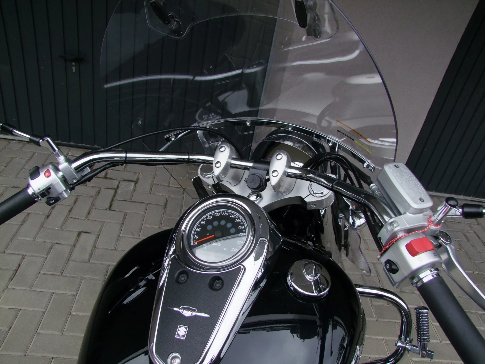 Suzuki Boulevard VLR 1800  - изображение 10