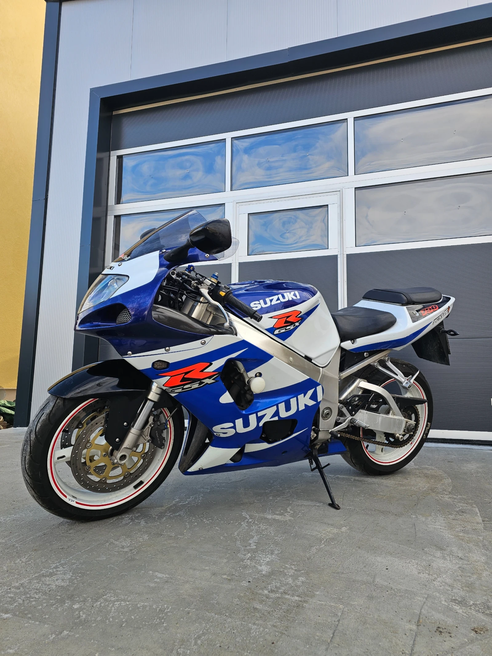Suzuki Gsxr 750 - изображение 2