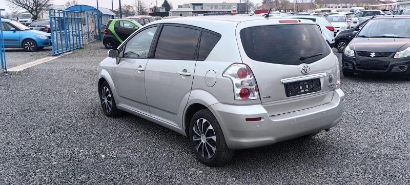 Toyota Corolla verso 1.8i 7mesta face, снимка 4 - Автомобили и джипове - 48337043