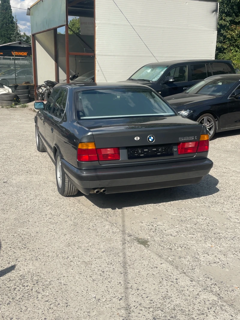 BMW 525 Уникат, снимка 4 - Автомобили и джипове - 48556653