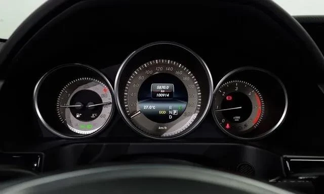 Mercedes-Benz E 220 ОЧАКВАН ВНОС 100 000КМ РЕАЛНИ ВИДЕО  - изображение 9