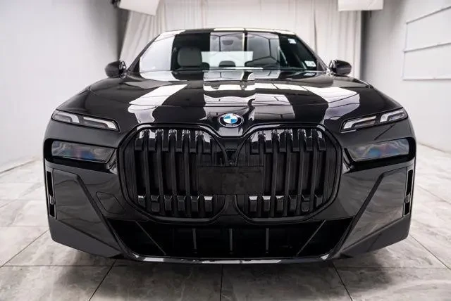BMW 760 i Xdrive, снимка 2 - Автомобили и джипове - 54434012