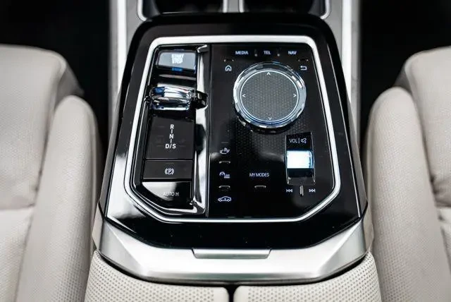 BMW 760 i Xdrive, снимка 16 - Автомобили и джипове - 54434012