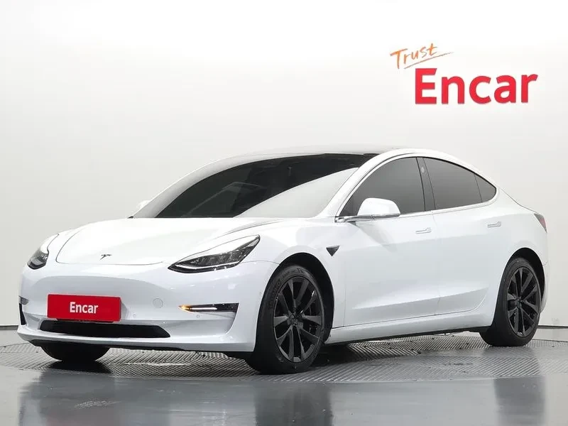 Tesla Model 3 LONG RANGE EXCLUSIVE/AWD