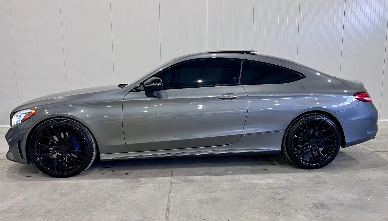 Mercedes-Benz C 300 Coupe 4M AMG Night Package - изображение 2