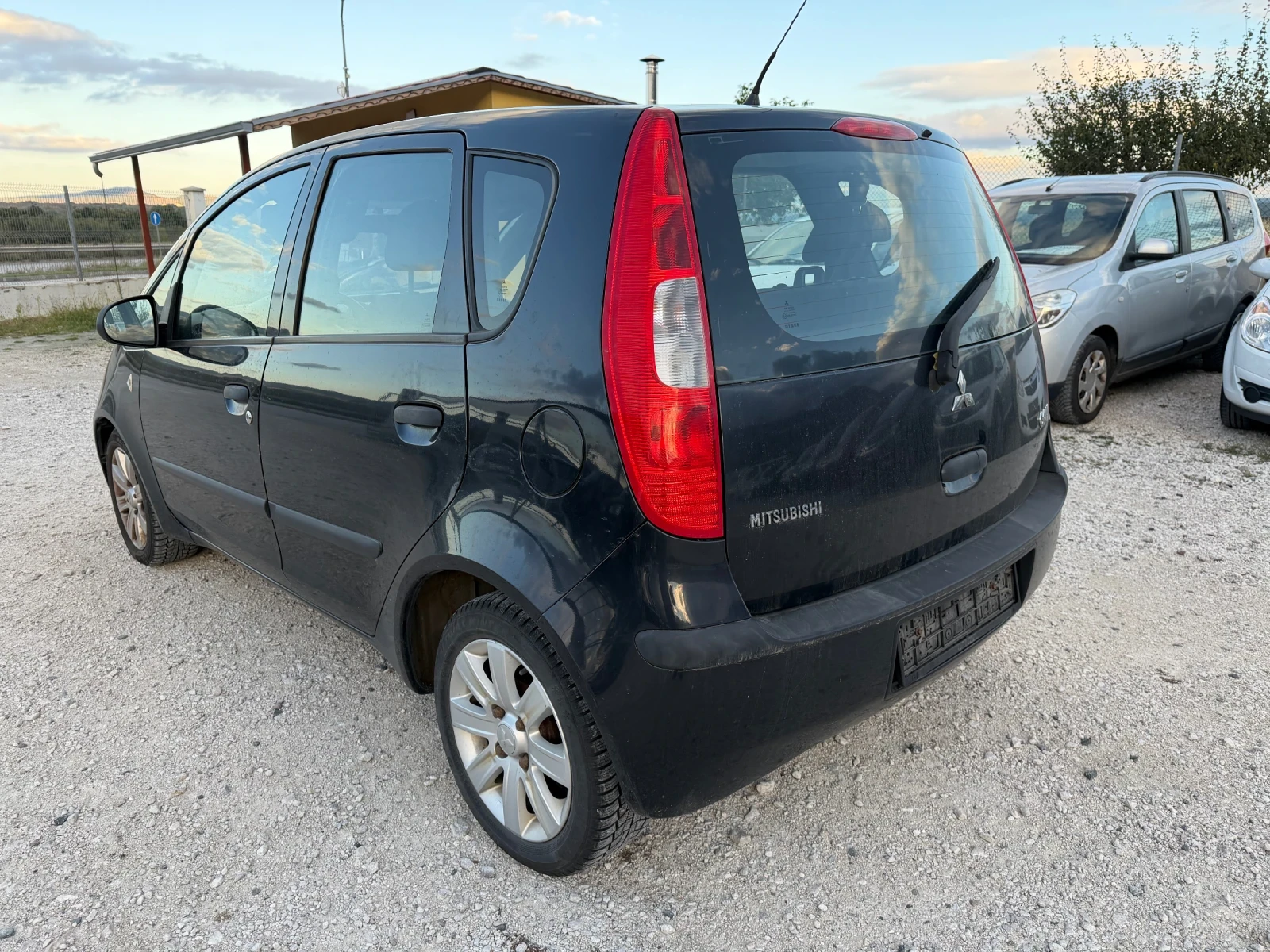 Mitsubishi Colt 1.1/75кс Климатик - изображение 5