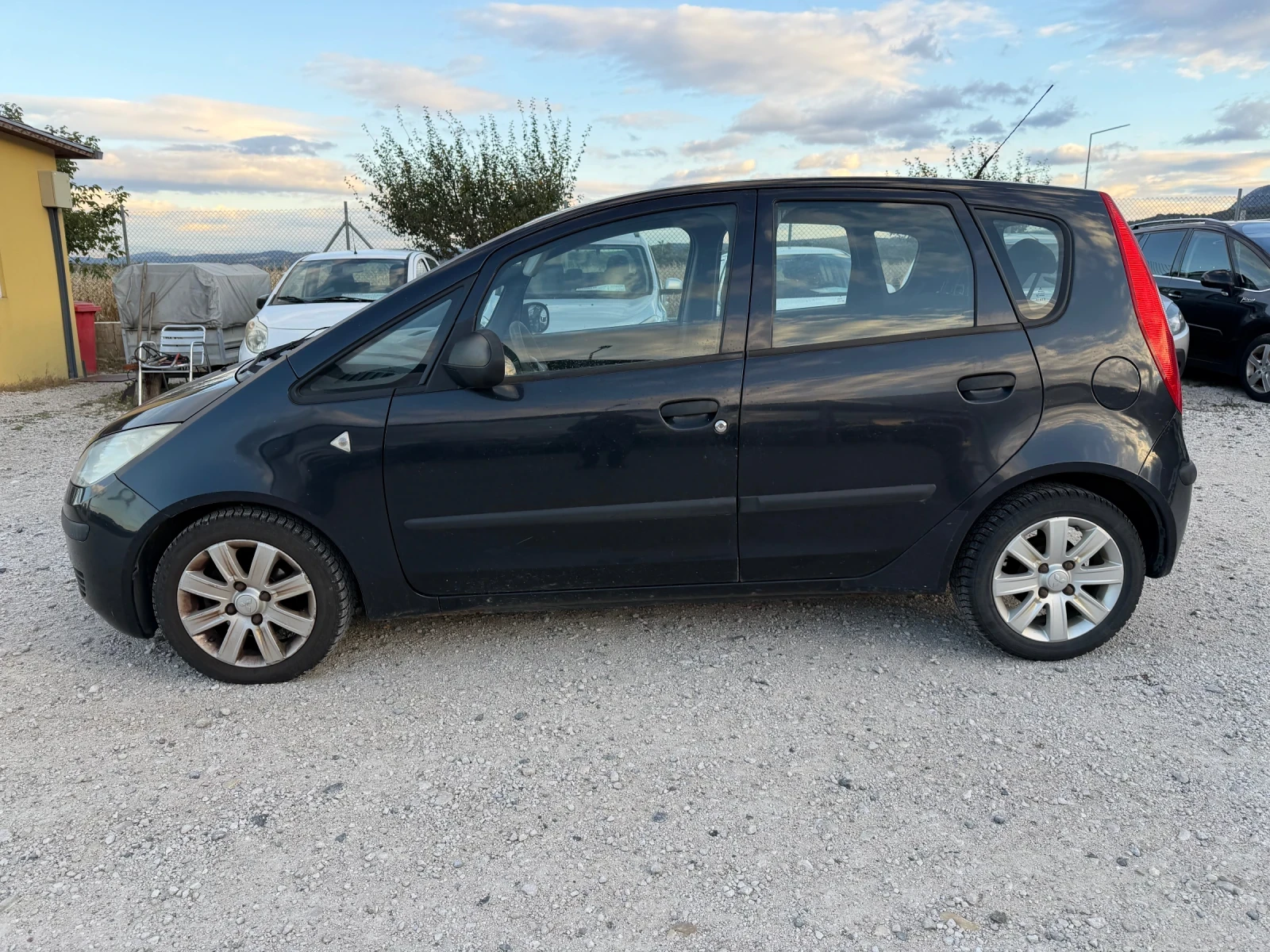 Mitsubishi Colt 1.1/75кс Климатик - изображение 4