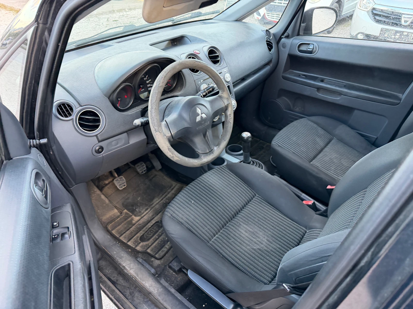 Mitsubishi Colt 1.1/75кс Климатик - изображение 9