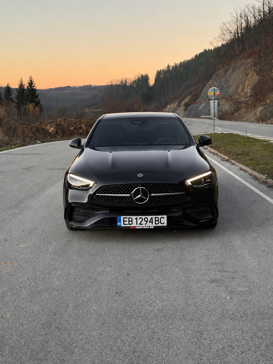 Mercedes-Benz C 300 AMG LINE 4matic, снимка 2 - Автомобили и джипове - 54899249