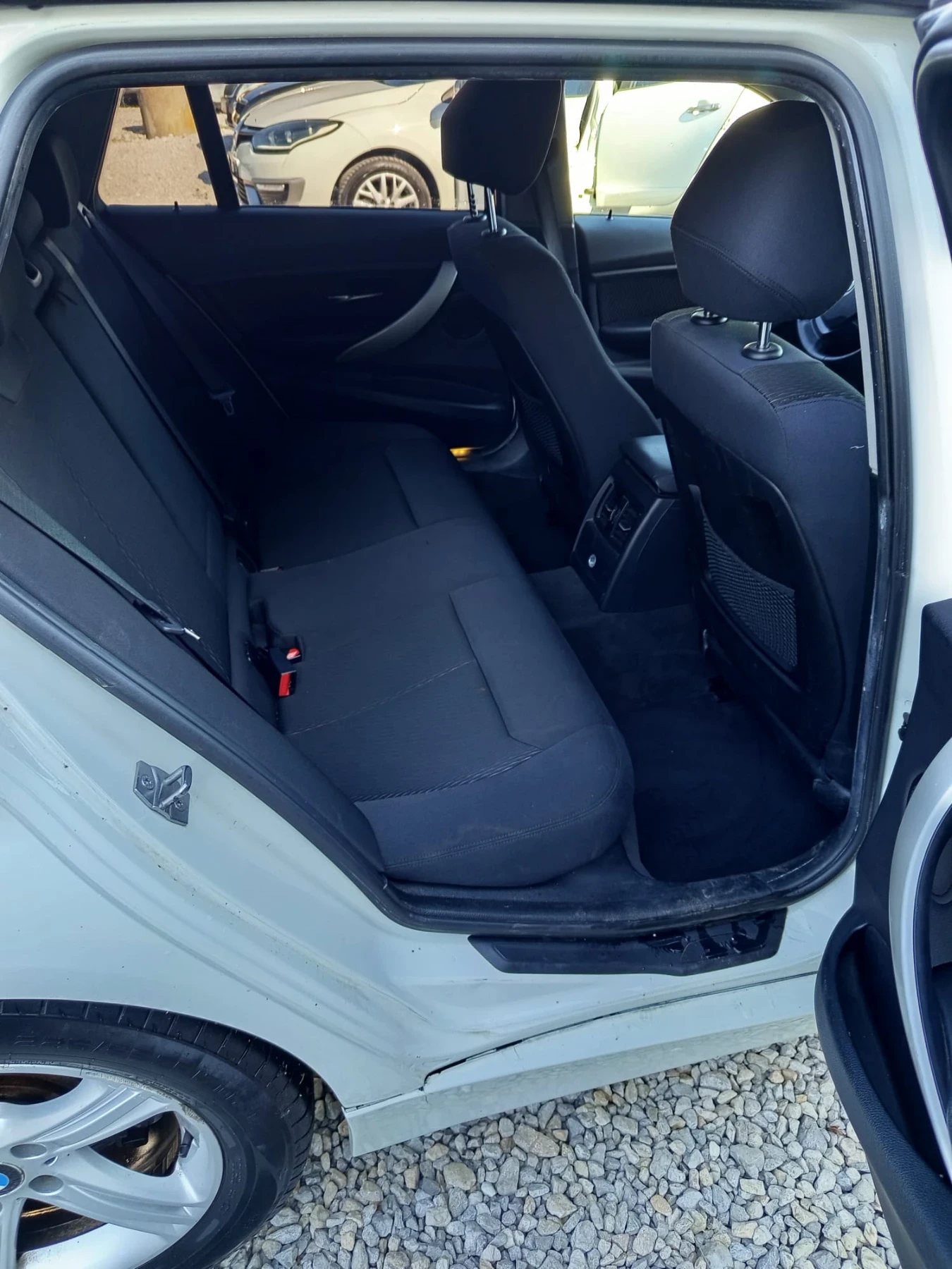 BMW 320 2.0d, снимка 9 - Автомобили и джипове - 54007600