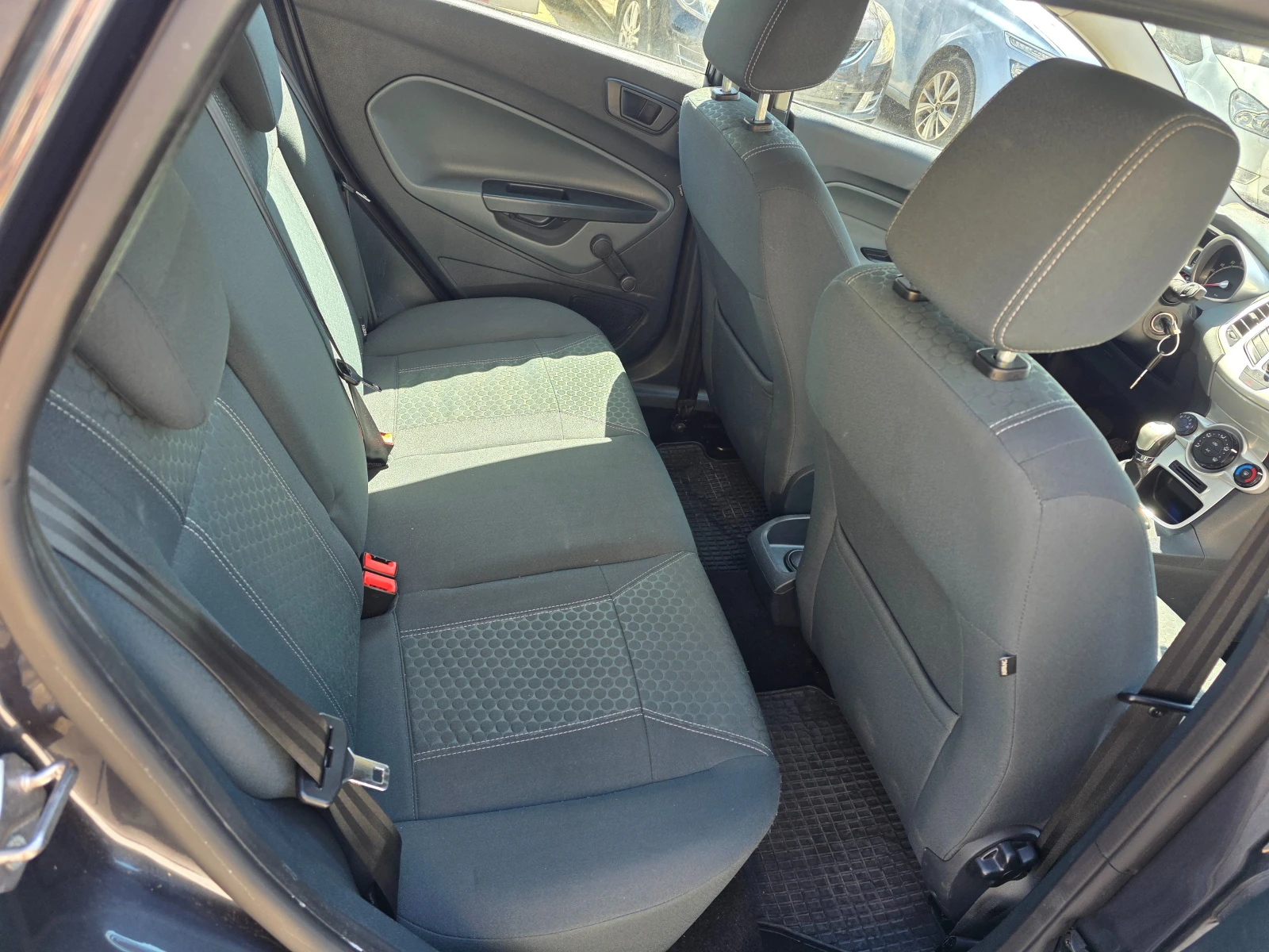 Ford Fiesta 1.25 60кс, снимка 10 - Автомобили и джипове - 54172085