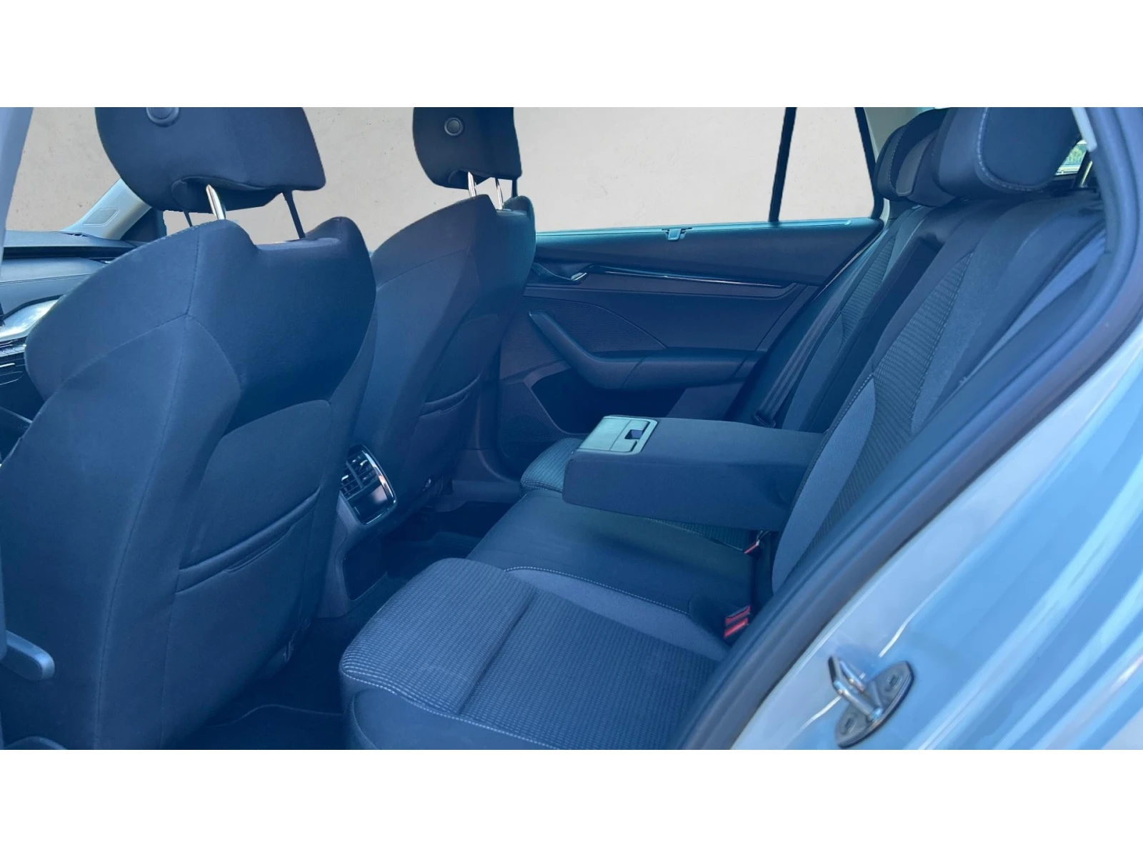 Skoda Octavia 2. 0 TDi DSG 150 k. c., Месечна вноска от 255  , снимка 12 - Автомобили и джипове - 54864815