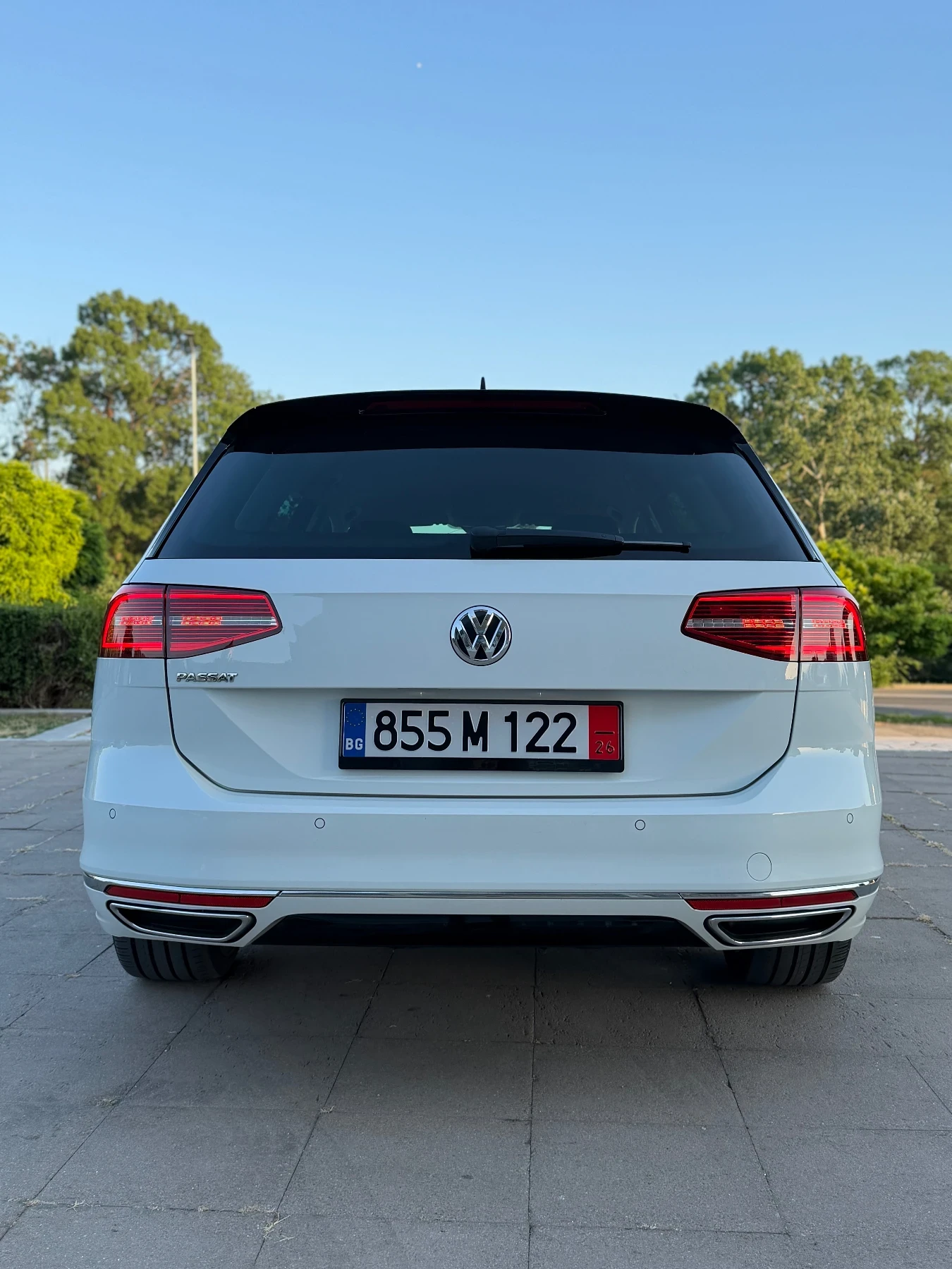 VW Passat 2.0TDI 190кс R line Digital Печка Carplay 8 джанти, снимка 7 - Автомобили и джипове - 55093279