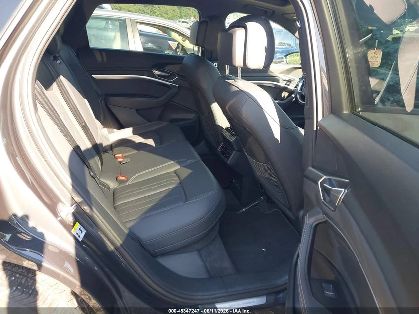 Audi E-Tron Premium Plus Quattro, снимка 8 - Автомобили и джипове - 55140025