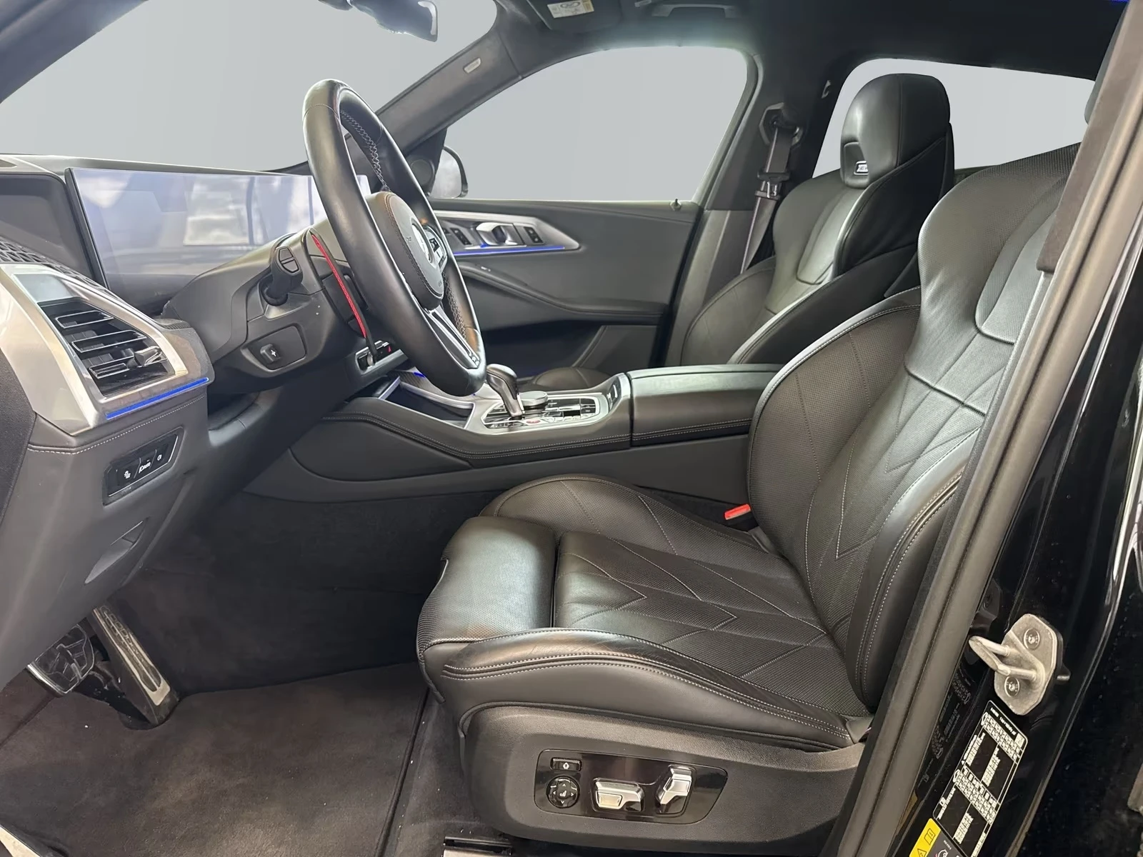 BMW XM V8 PLUG-IN HYBRID CARBON HEAD-UP H/K 360-CAM, снимка 10 - Автомобили и джипове - 55148643