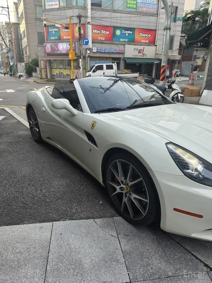 Ferrari California 30* 4.3 V8* , снимка 2 - Автомобили и джипове - 55281334