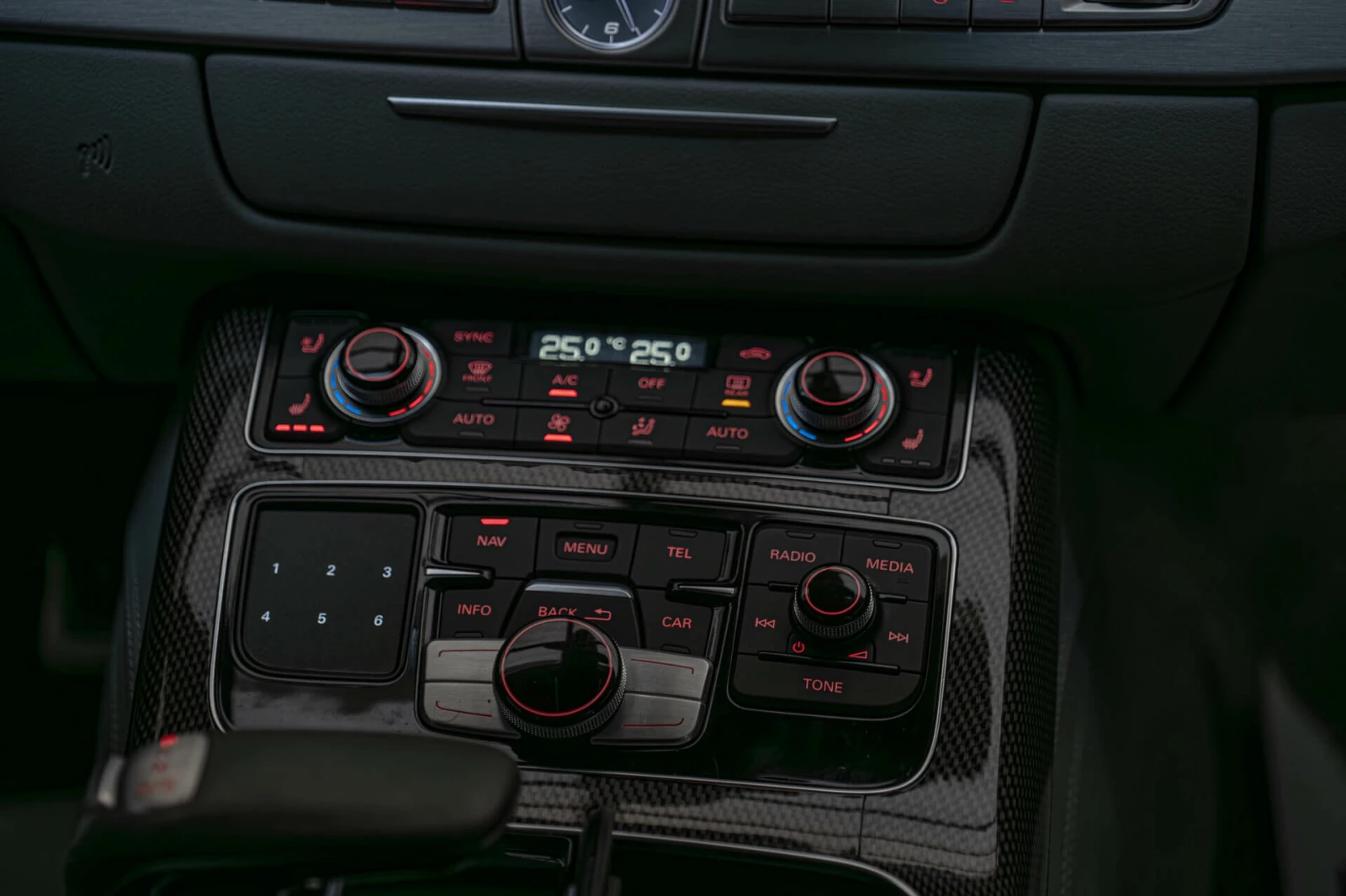 Audi S8 Matrix/Bose/Обдухване/Quattro/Алкантар, снимка 10 - Автомобили и джипове - 55341053