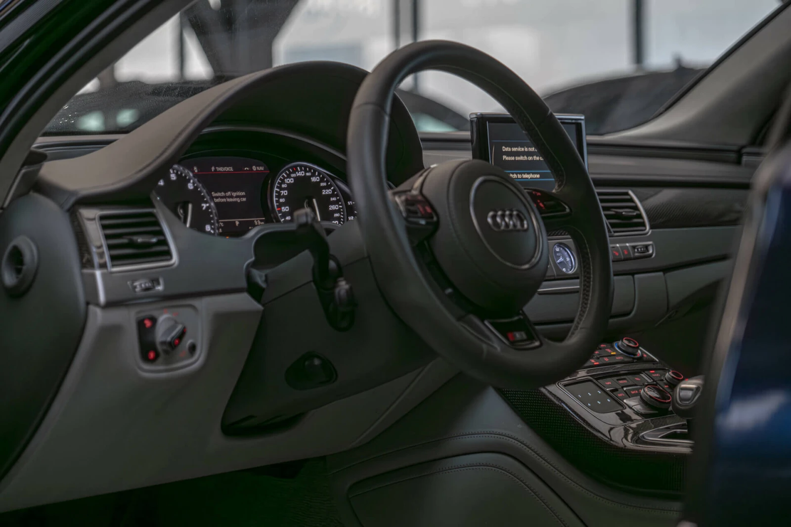 Audi S8 Matrix/Bose/Обдухване/Quattro/Алкантар, снимка 7 - Автомобили и джипове - 55341053