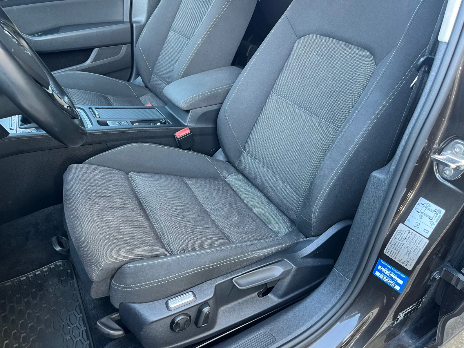 VW Passat 2.0 TDI 4motion, снимка 8 - Автомобили и джипове - 55411655