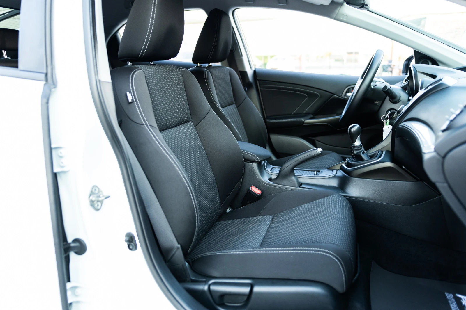 Honda Civic 1.8i-VTEC::Elegance, снимка 13 - Автомобили и джипове - 56083025
