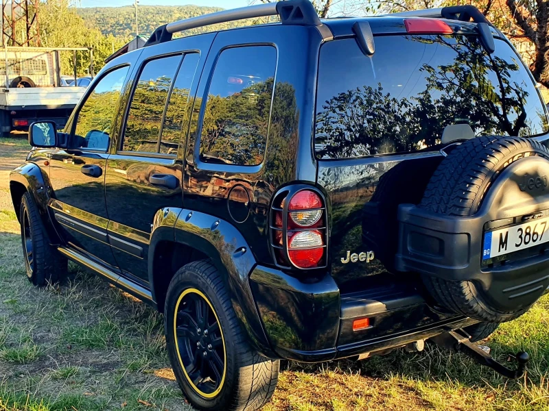 Jeep Cherokee, снимка 4 - Автомобили и джипове - 47447870