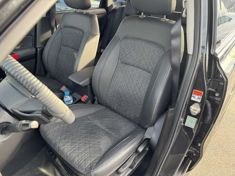 Suzuki Vitara 1.5 HYBRID, снимка 13 - Автомобили и джипове - 52827187
