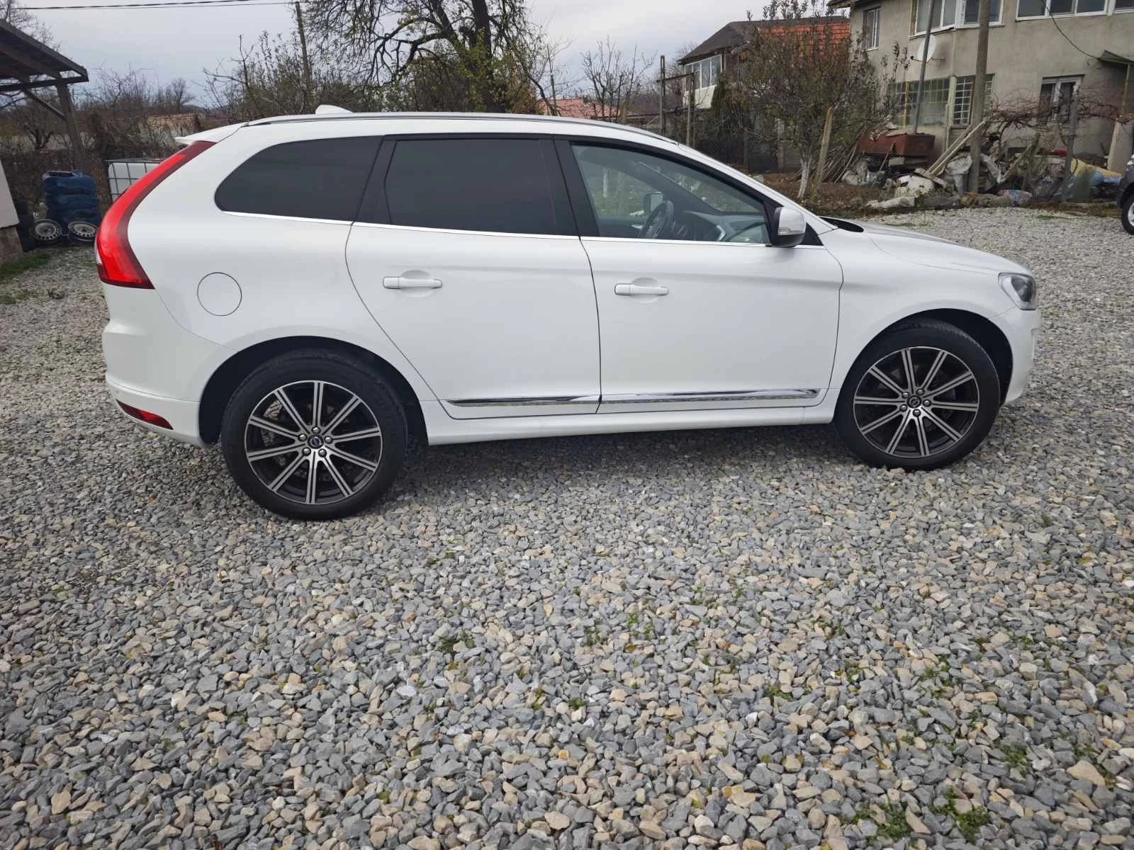 Volvo XC60 2.4/190kc - изображение 4