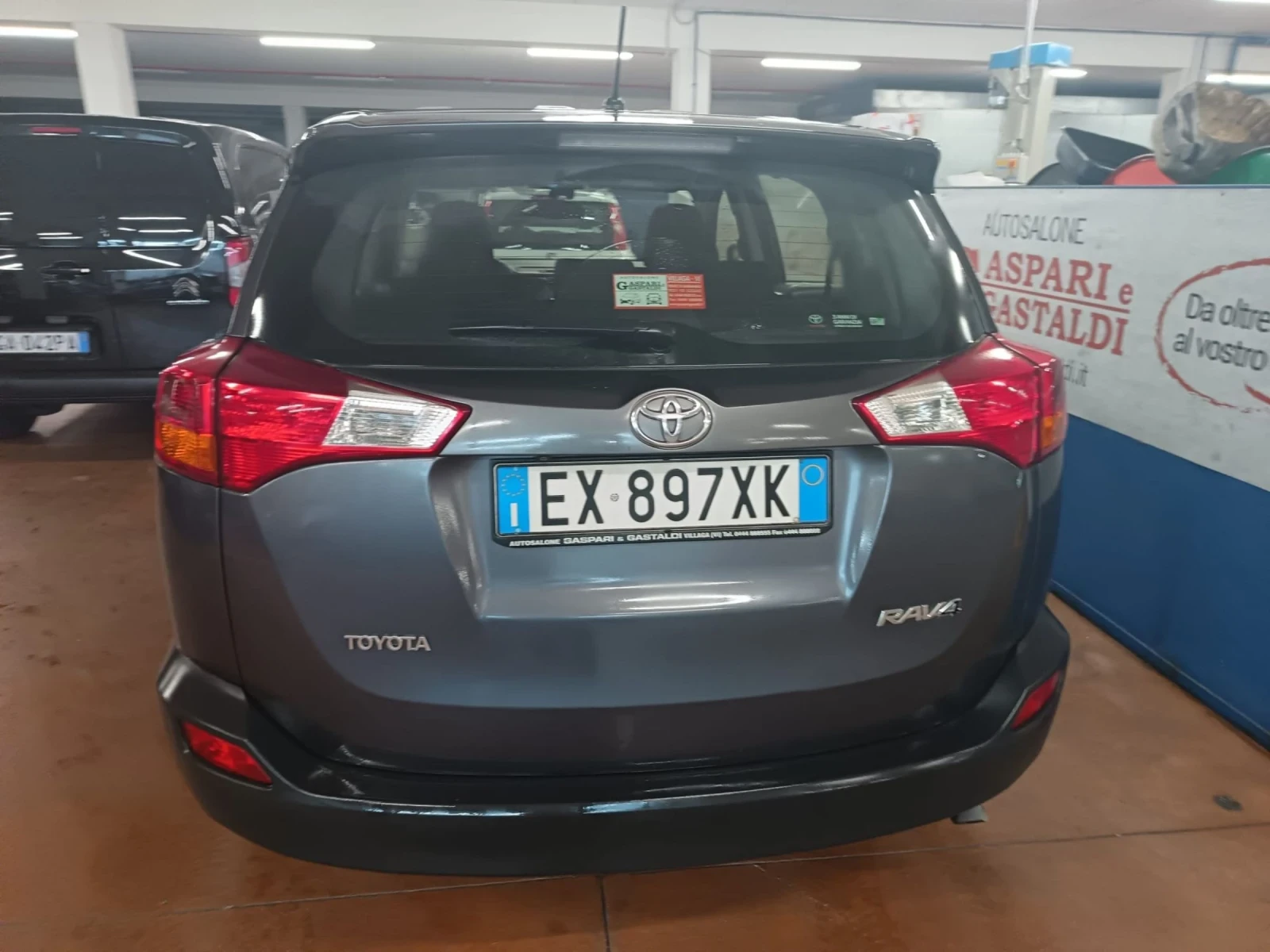 Toyota Rav4 2.0 D EURO 5B - изображение 9