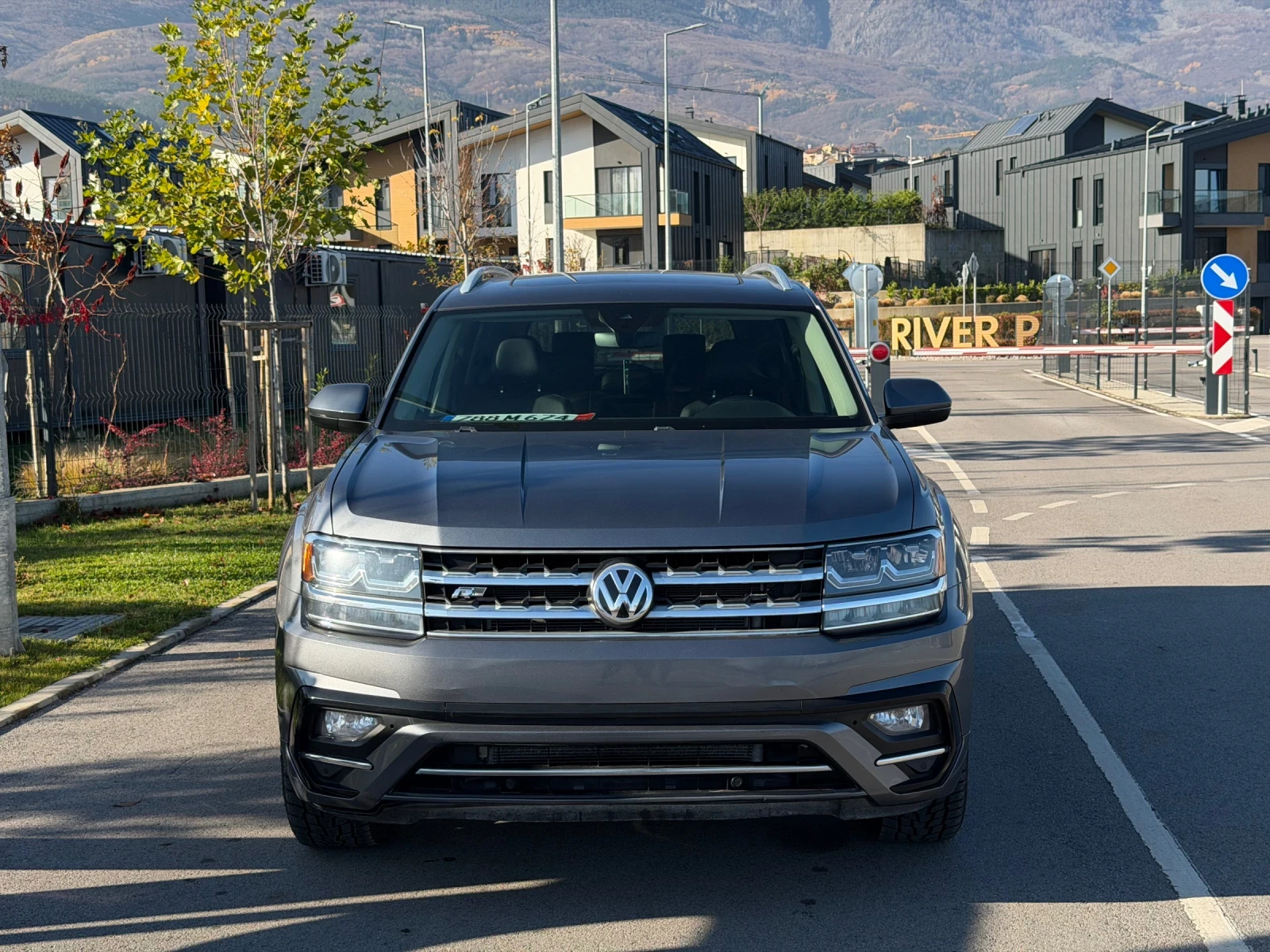 VW Atlas 3.6 V6 SEL R-Line 7  | Mobile.bg   2