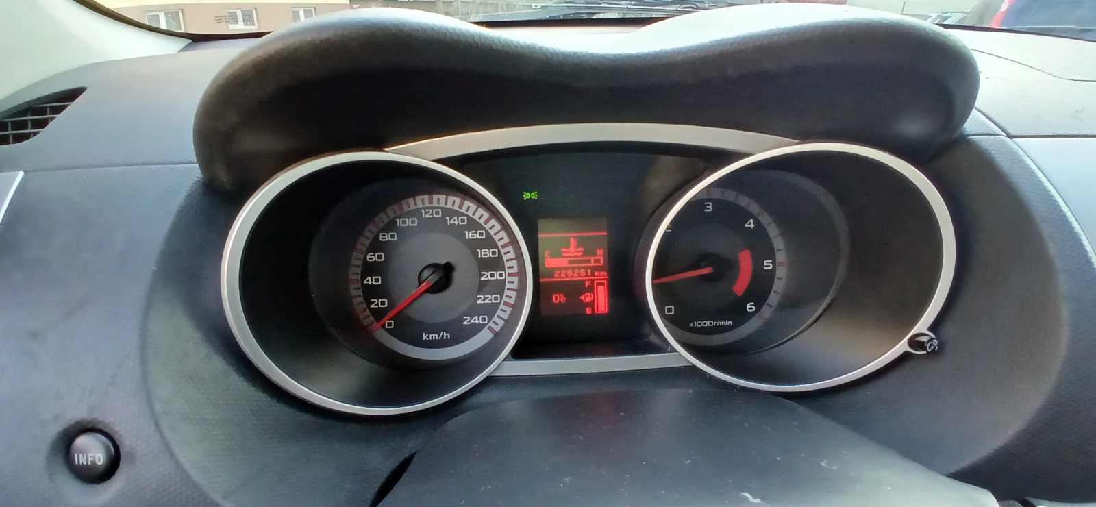 Citroen C-Crosser 2.2hdi 4x4 6+ 1 | Mobile.bg � ����������� 9