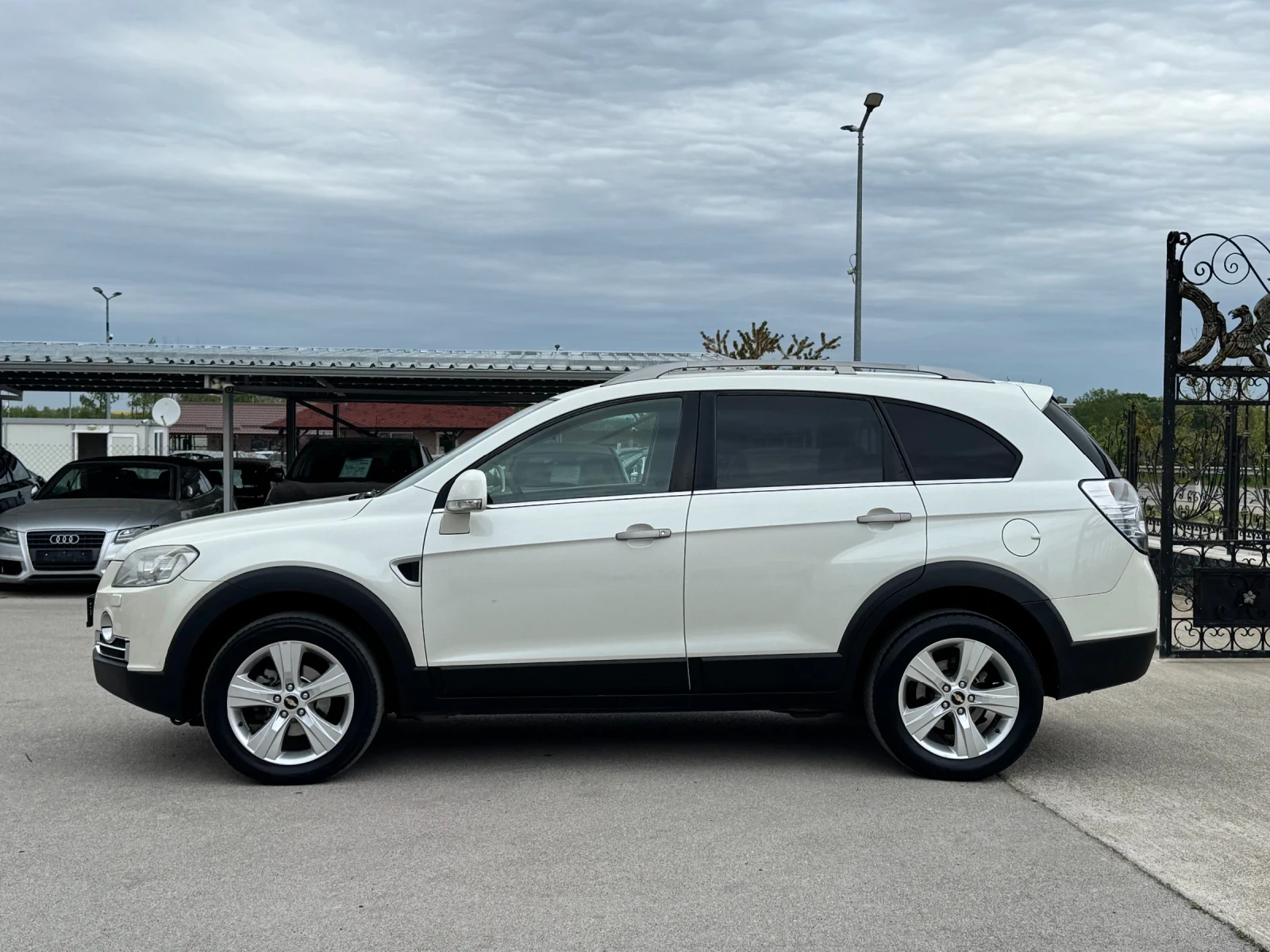 Chevrolet Captiva 2.0VCDI 4x4 6+ 1 АВТОМАТ ИТАЛИЯ, снимка 2 - Автомобили и джипове - 54374313