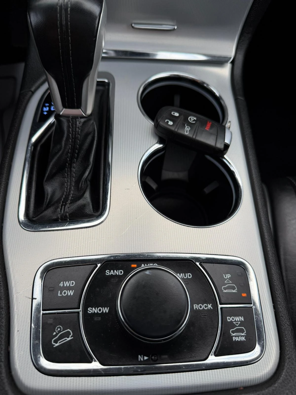 Jeep Grand cherokee Summit, снимка 10 - Автомобили и джипове - 55691529