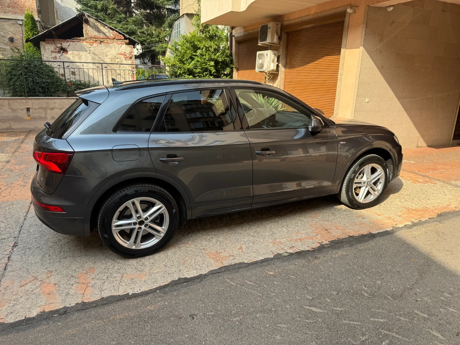 Audi Q5 2.0TDI, снимка 10 - Автомобили и джипове - 55855807