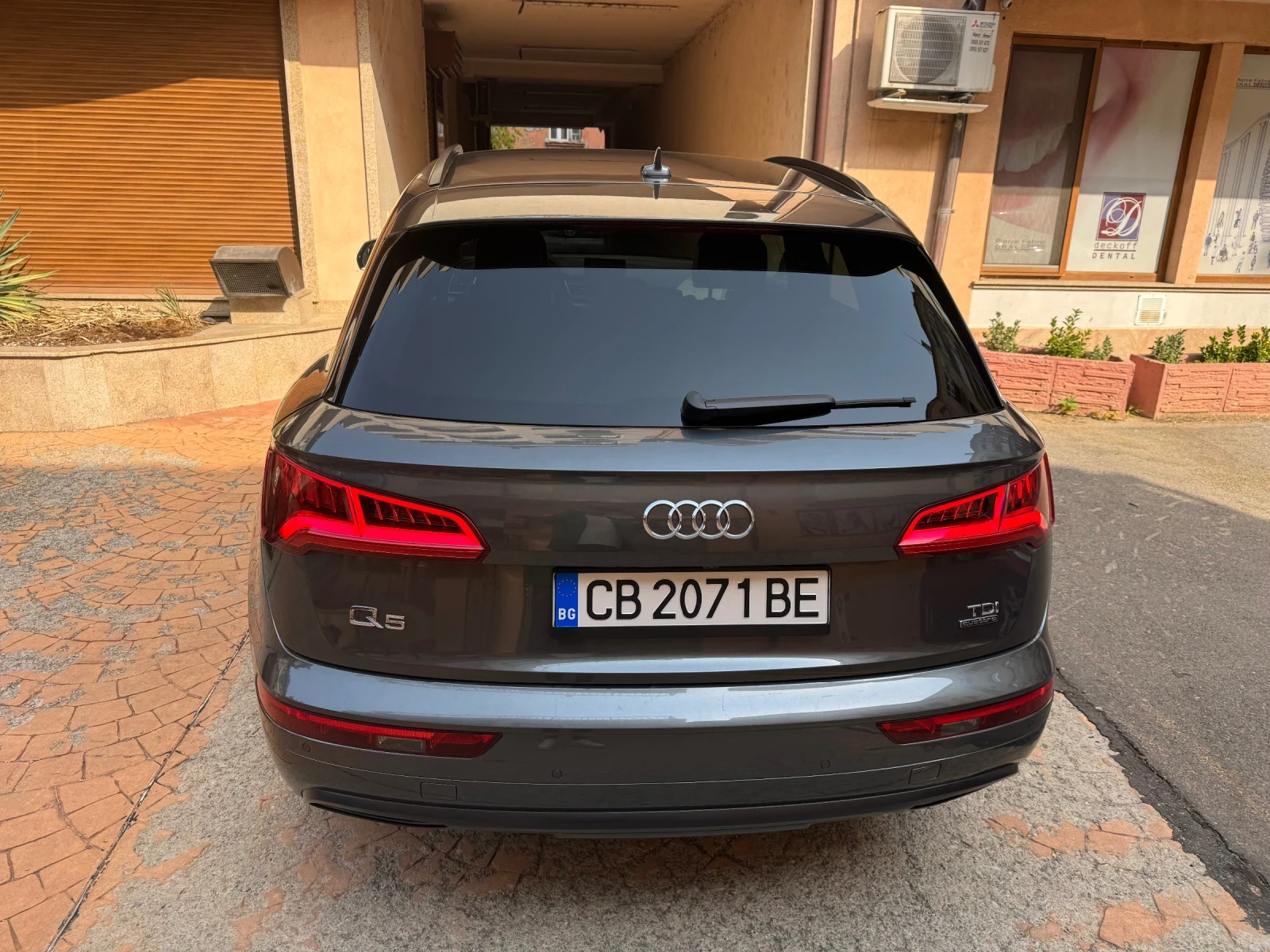 Audi Q5 2.0TDI, снимка 8 - Автомобили и джипове - 55855807