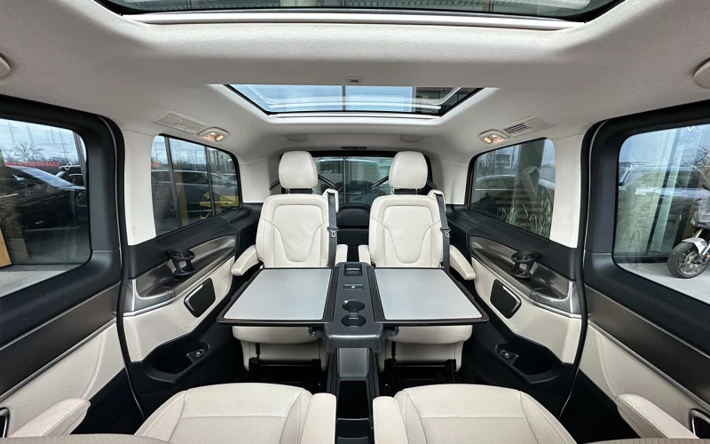 Mercedes-Benz V 250 4MATIC AMG Long, снимка 8 - Бусове и автобуси - 53368786