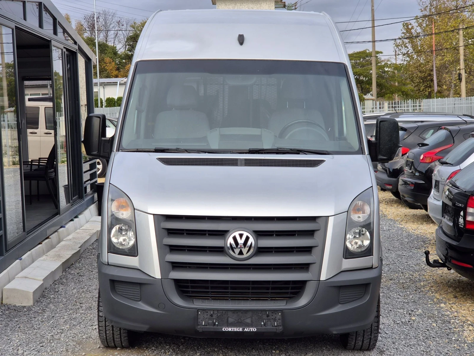 VW Crafter 2.5TDI AUTOMAT 9 МЕСТА , снимка 4 - Бусове и автобуси - 56751562