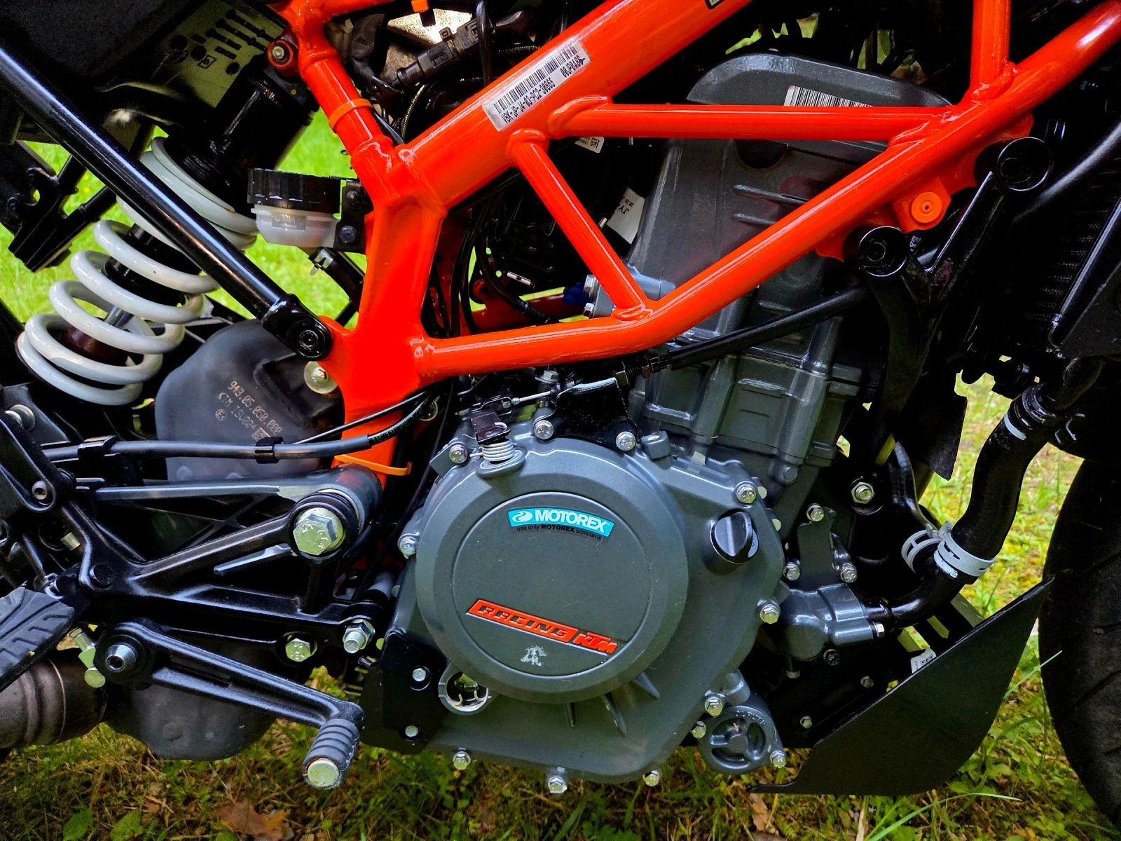 Ktm Duke 390i , ABS, TC, BLUETOOTH, А2, LED, TOP!!!, снимка 9 - Мотоциклети и мототехника - 54973640